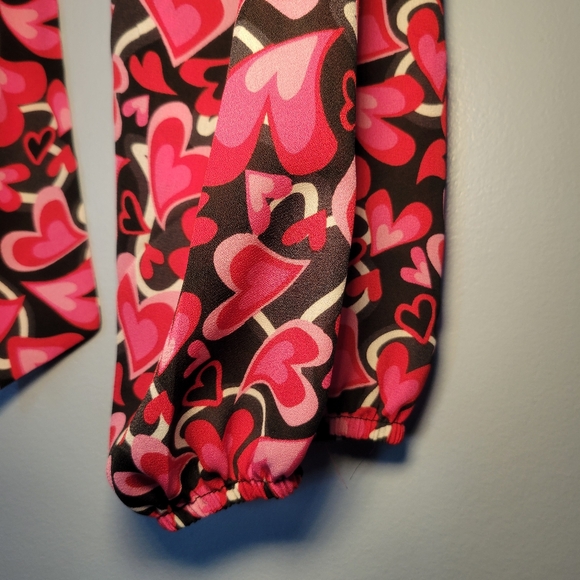 Madden NYC Juniors Heart Pattern Cropped Long Sleeve Back Tie‎ Top Size XL - Picture 3 of 11